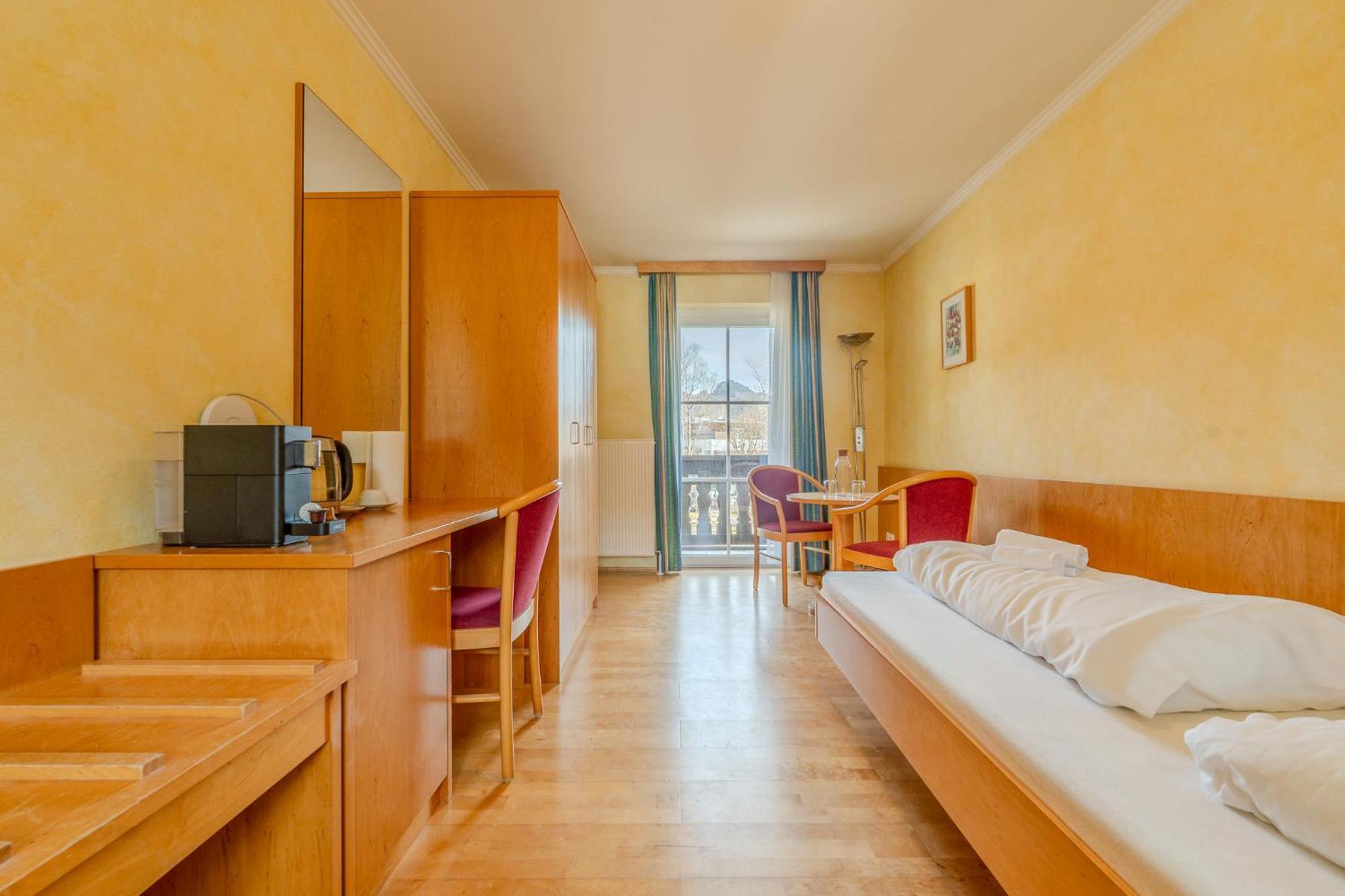 Whats-App Self-Check-In - Villa Maria Theresia باد غويسرن الغرفة الصورة