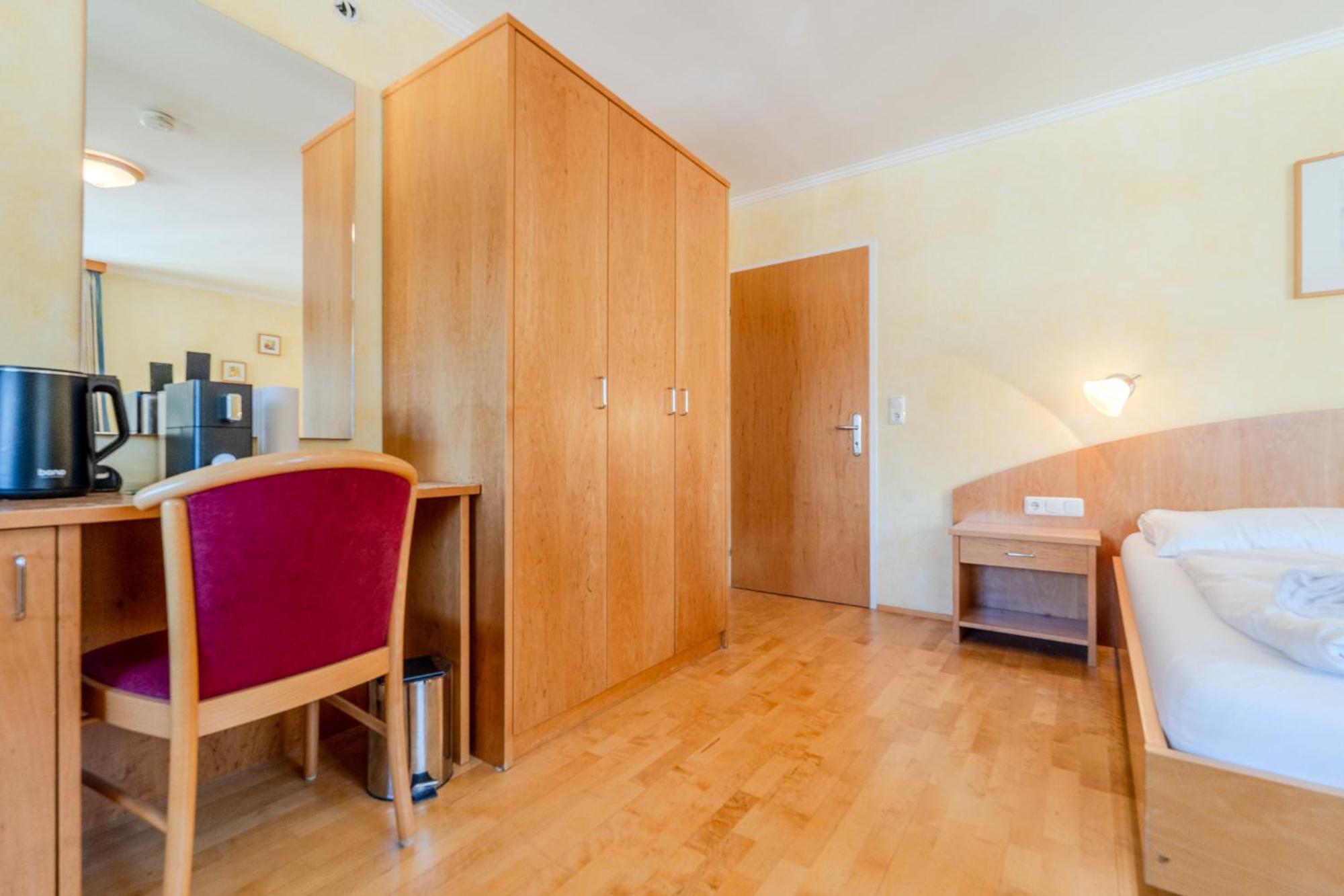 Whats-App Self-Check-In - Villa Maria Theresia باد غويسرن الغرفة الصورة