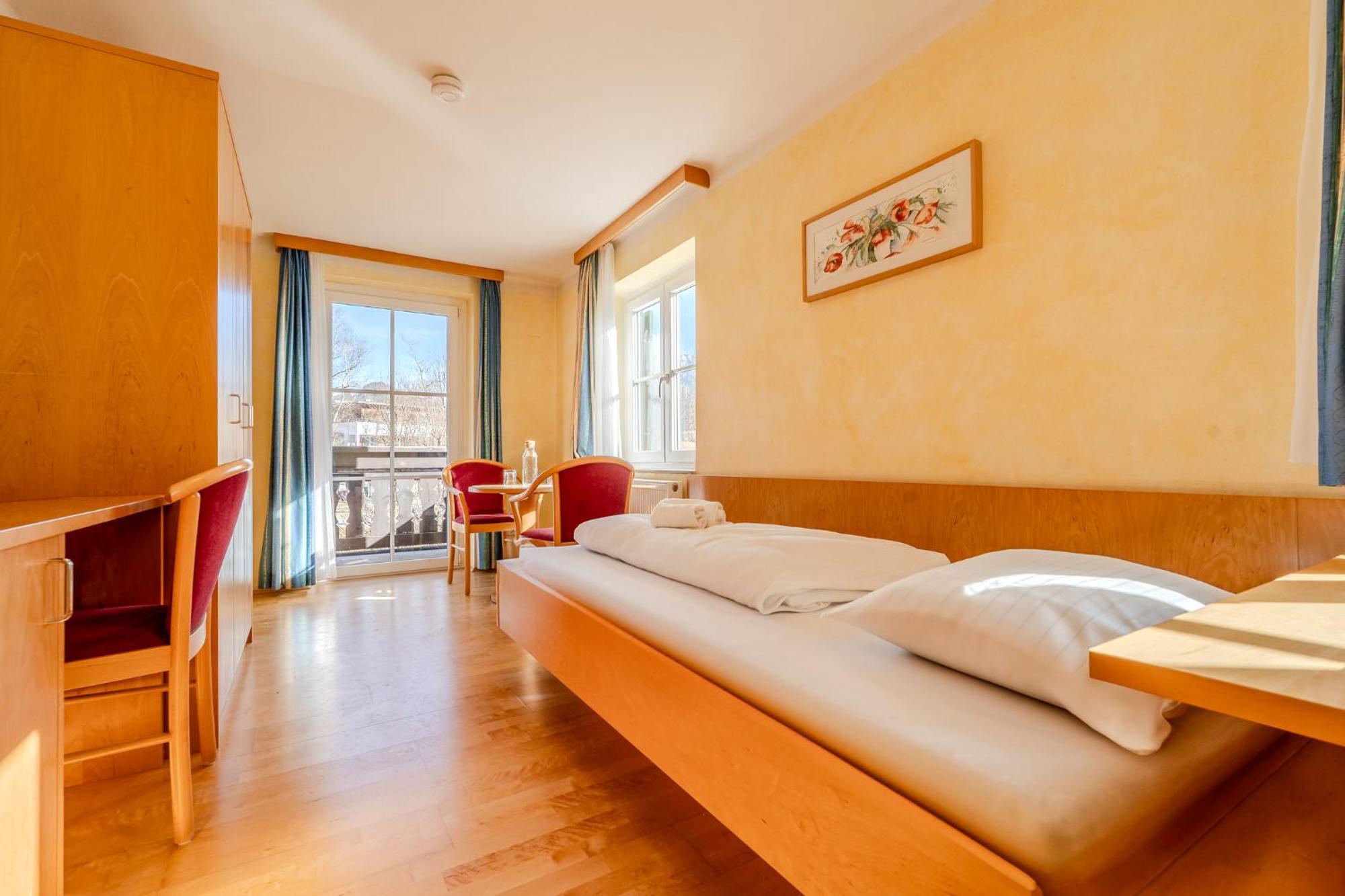 Whats-App Self-Check-In - Villa Maria Theresia باد غويسرن الغرفة الصورة